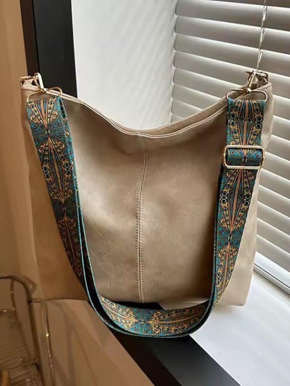 Retro PU Beige Leather Large Capacity Crossbody Shoulder Bag